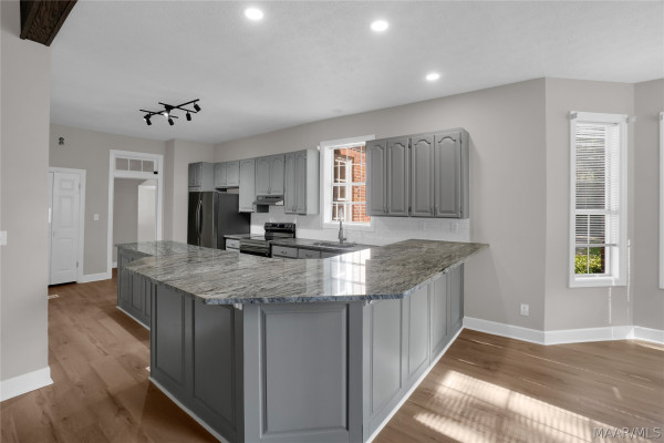 3394 Cloverdale Road