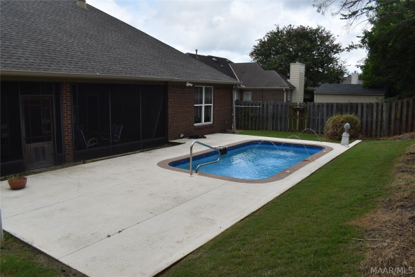 8345 Grayson Grove