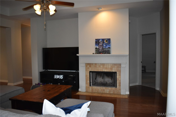 8345 Grayson Grove