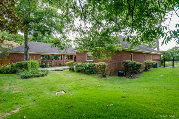 8200 HARROGATE Hill