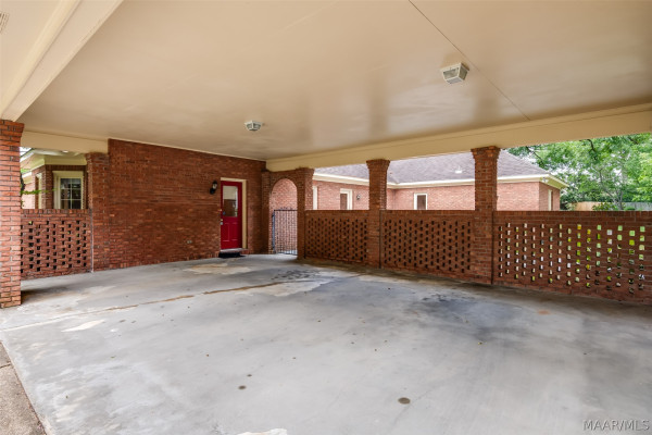 8200 HARROGATE Hill
