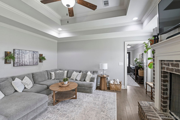 1129 Benjamin Way