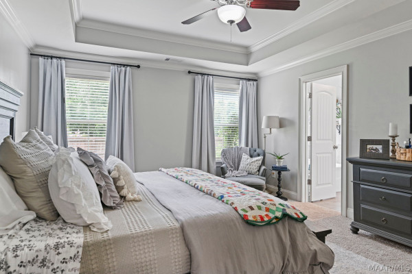 1129 Benjamin Way