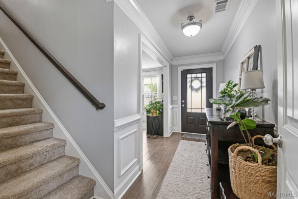 1129 Benjamin Way