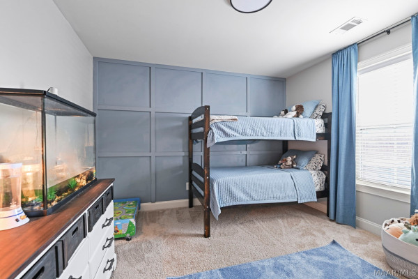 1129 Benjamin Way