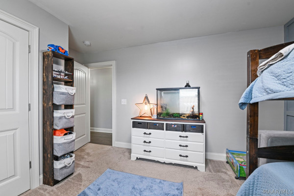 1129 Benjamin Way