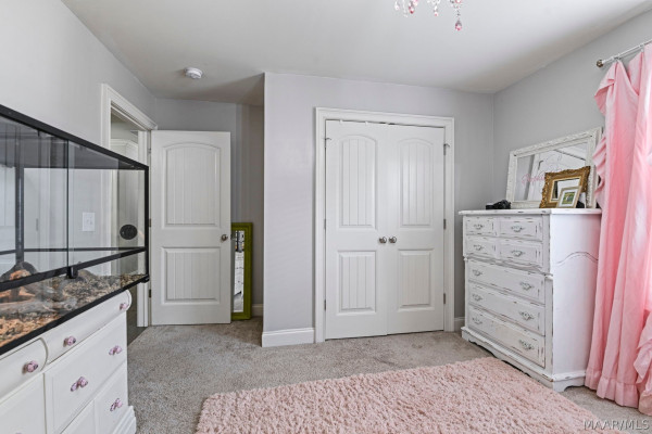 1129 Benjamin Way