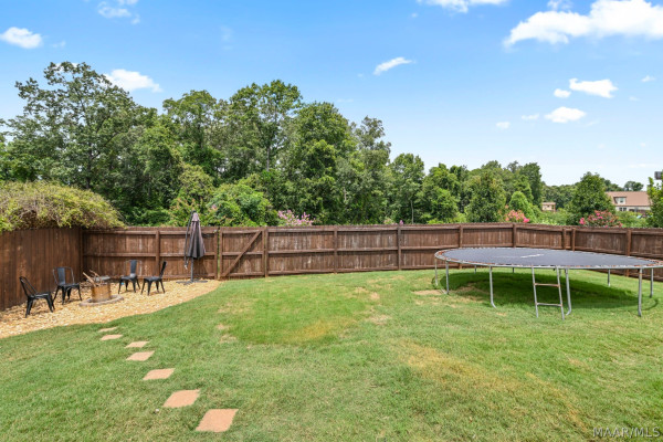 1129 Benjamin Way