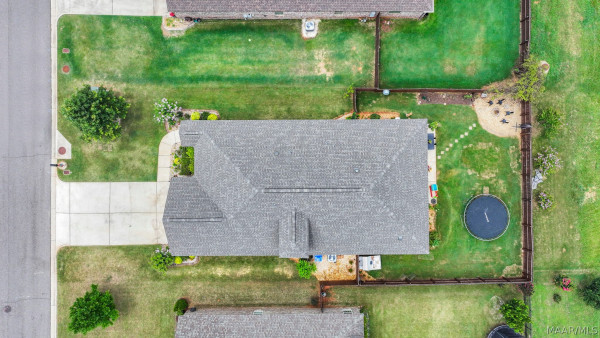 1129 Benjamin Way