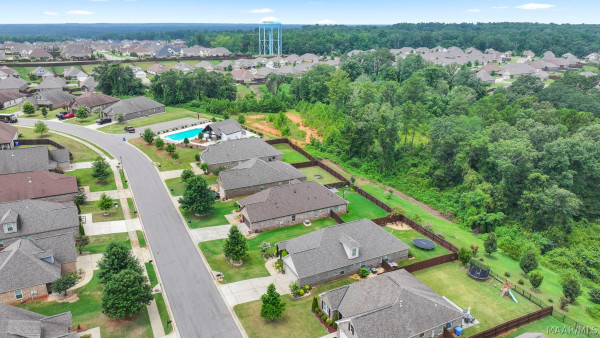 1129 Benjamin Way