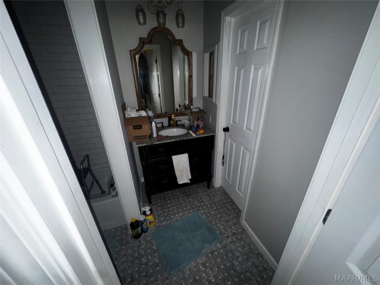 511 BELLEHURST Drive