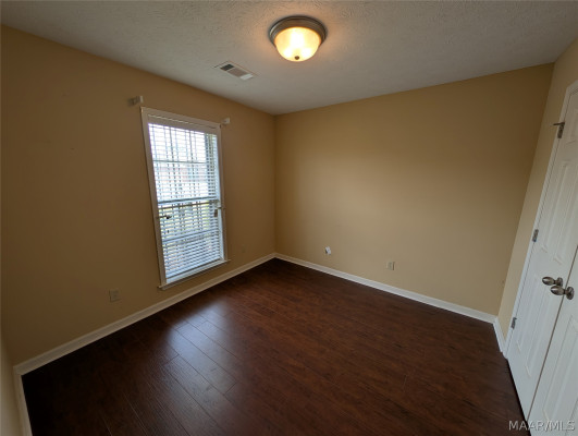 6244 BURBANK CROSSING Loop