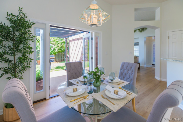 2615 Queens Hollow Court