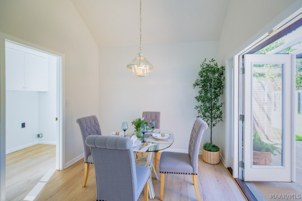 2615 Queens Hollow Court