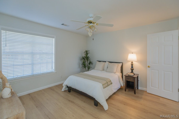 2615 Queens Hollow Court
