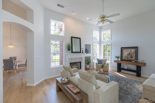 2615 Queens Hollow Court