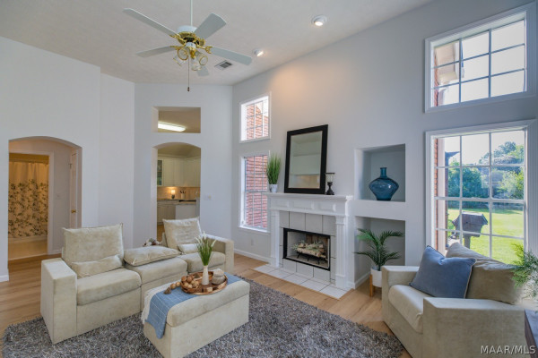 2615 Queens Hollow Court