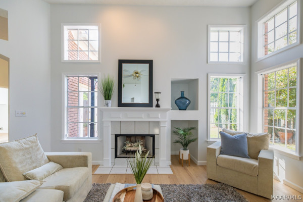 2615 Queens Hollow Court