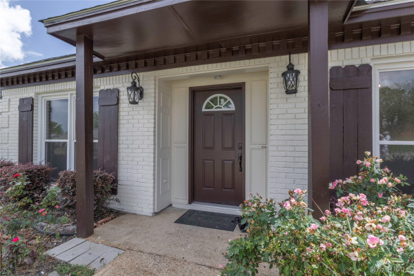 5728 Hitching Post Lane