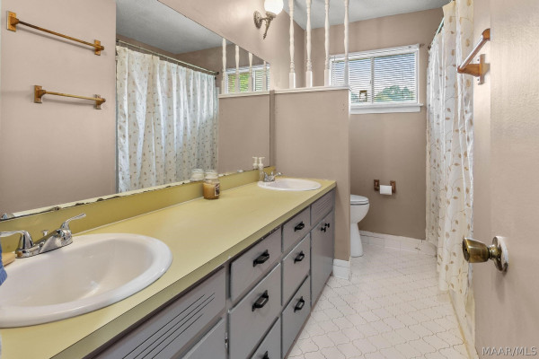 3048 Medford Lane