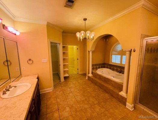 200 High Pointe Ridge