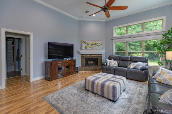 8907 Big Horn Trail