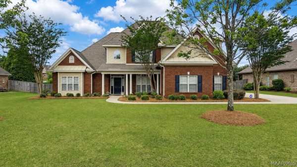 8407 ROCKBRIDGE Circle