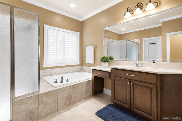 8407 ROCKBRIDGE Circle
