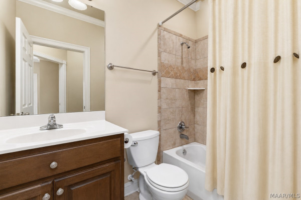 8407 ROCKBRIDGE Circle