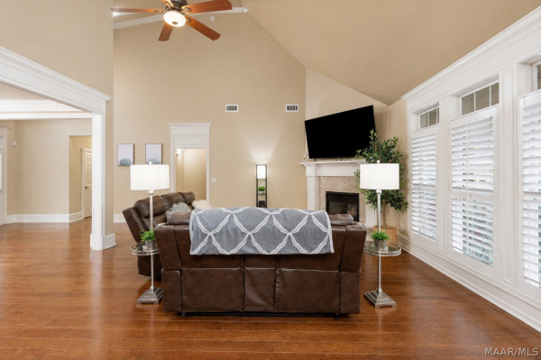 8407 ROCKBRIDGE Circle
