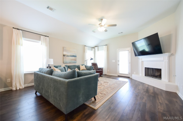 9331 CRESCENT LODGE Circle
