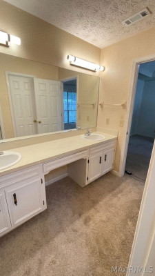 6125 WILLOW GLEN Drive