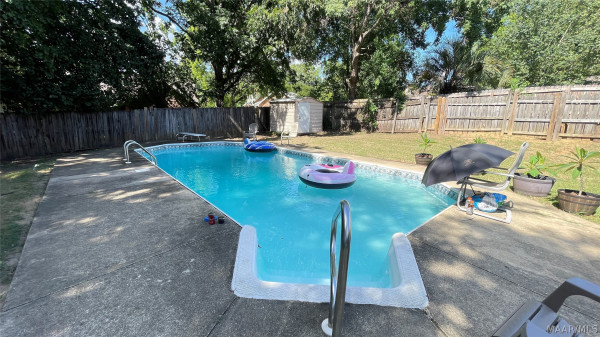 6125 WILLOW GLEN Drive