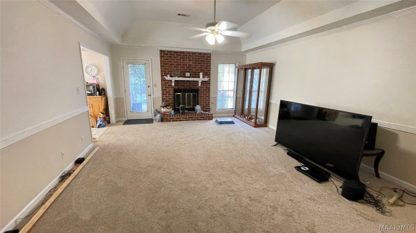 6125 WILLOW GLEN Drive