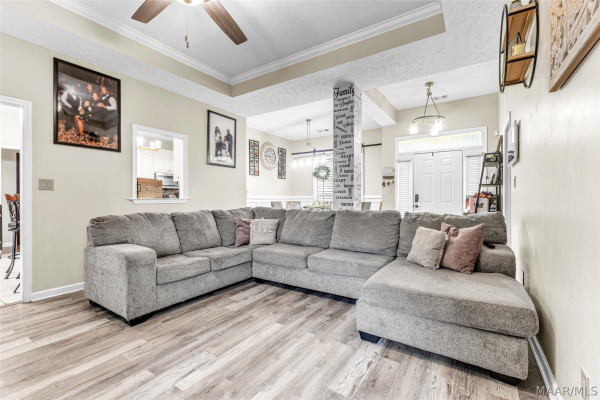 275 RIDGEVIEW Drive