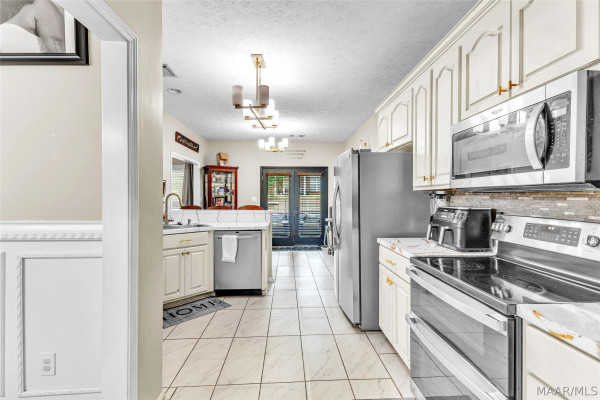 275 RIDGEVIEW Drive