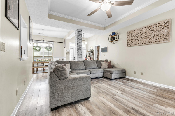275 RIDGEVIEW Drive
