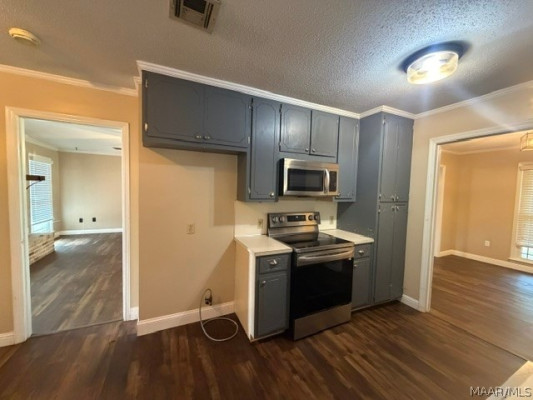 221 Lakeshore Drive