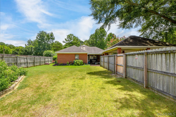 304 RIVER OAKS Drive