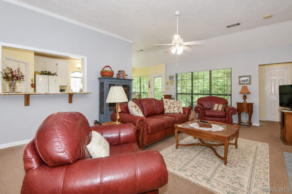 304 RIVER OAKS Drive