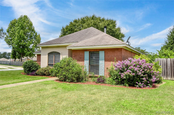 304 RIVER OAKS Drive
