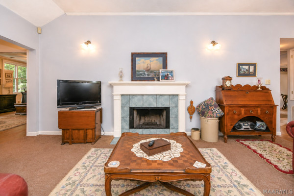 304 RIVER OAKS Drive