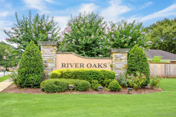304 RIVER OAKS Drive