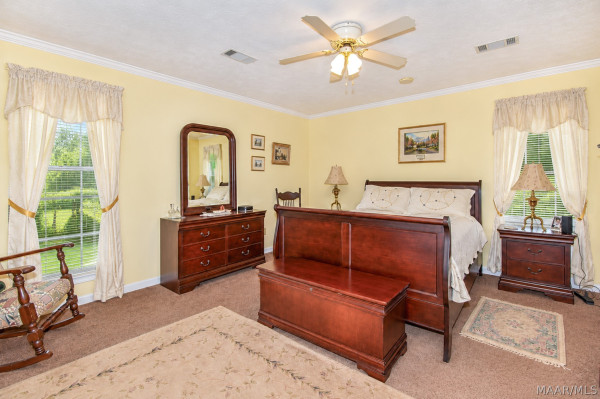 304 RIVER OAKS Drive