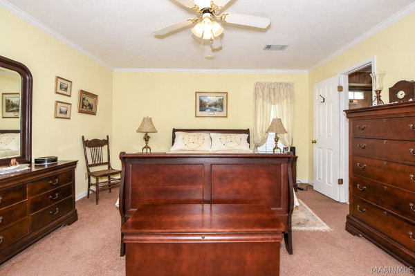 304 RIVER OAKS Drive