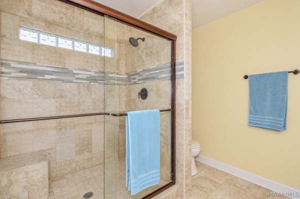 304 RIVER OAKS Drive