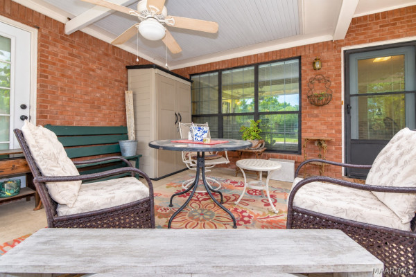 304 RIVER OAKS Drive