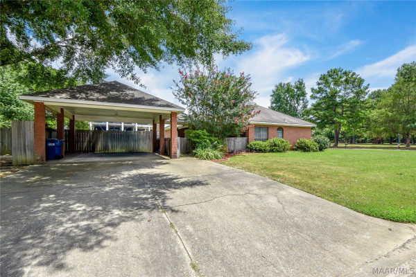 304 RIVER OAKS Drive