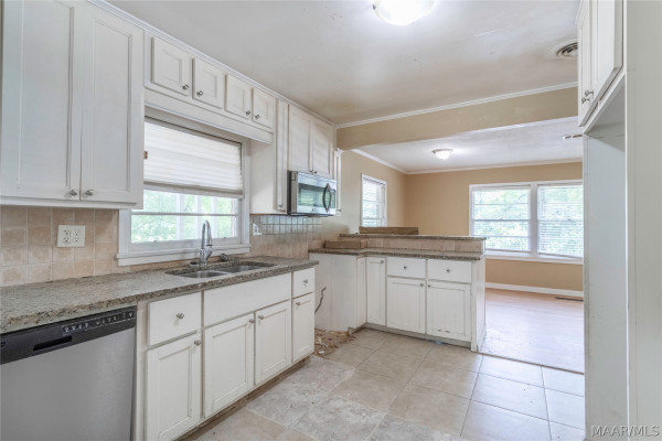 3302 Cottonwood Drive