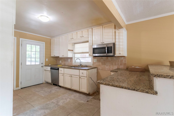 3302 Cottonwood Drive